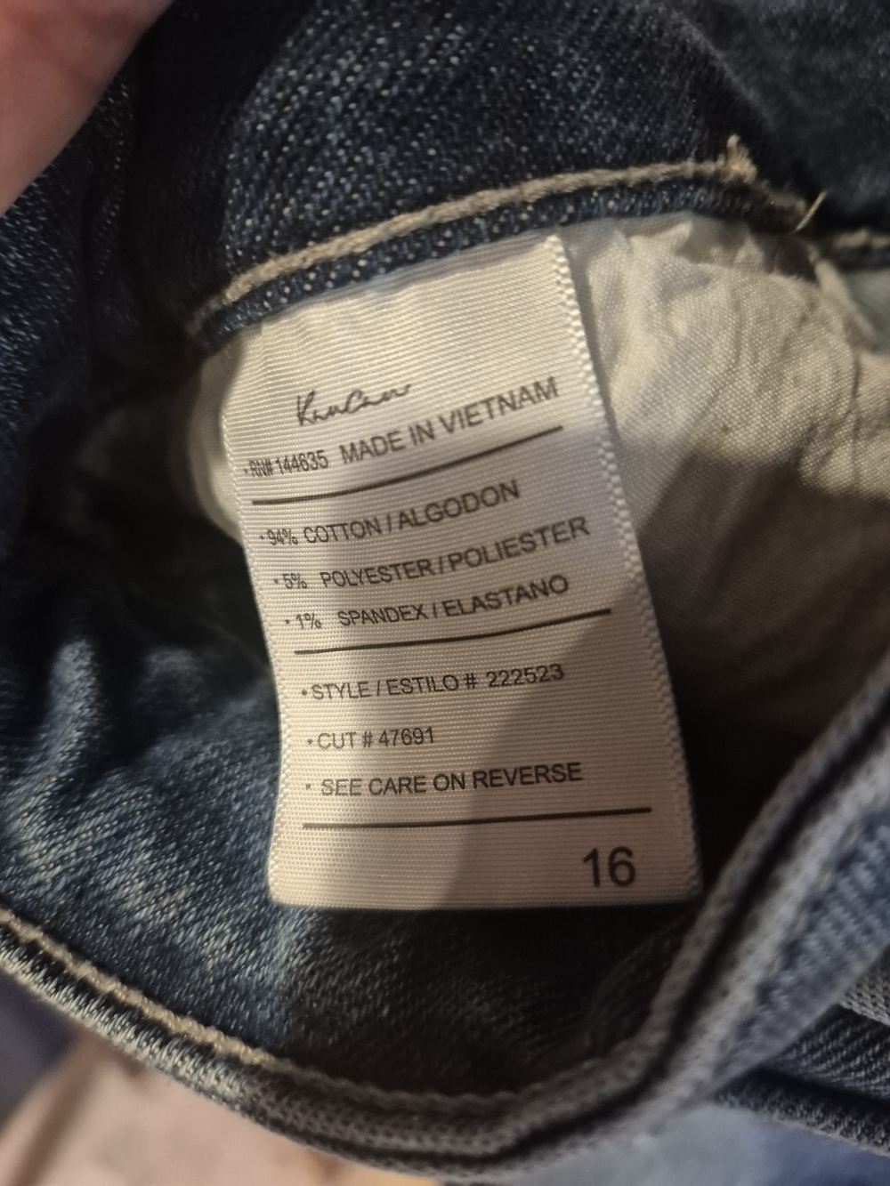 KanCan Light Wash Ankle Crop Jeans with Frayed Hem - Picture 6 of 6